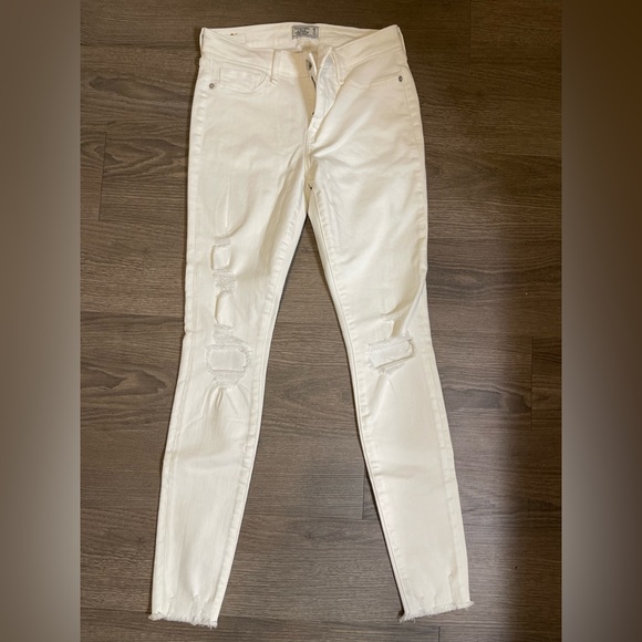 Ripped Super Skinny | A&F | Size 2 - Picture 1 of 1